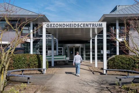De praktijk in Giessenburg, midden in het dorp