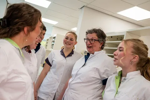 Een deel van het team in de wachtkamer